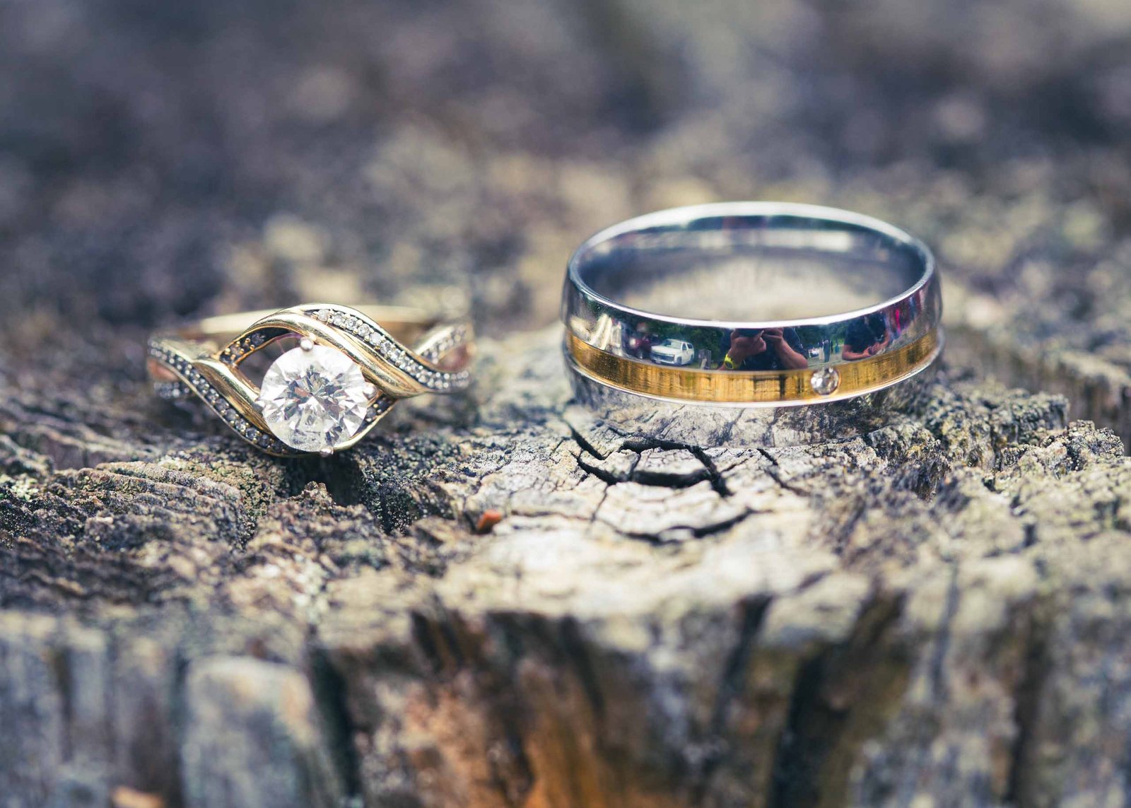 wedding ring macro photo